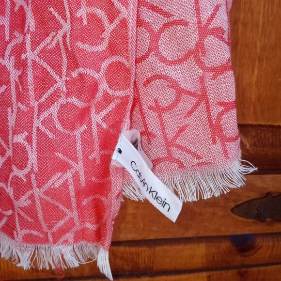 Calvin Klein Pashmina-style scarf - Picture 3 of 7